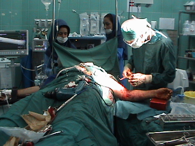 اولین عمل جراحی بزرگ استخوانی در بیمارستان شهدای شهرستان فاروج